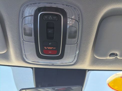 Used 2025 Hyundai Elantra SEL image 40