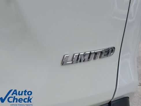 Used 2020 Toyota RAV4 Limited FWD image 9