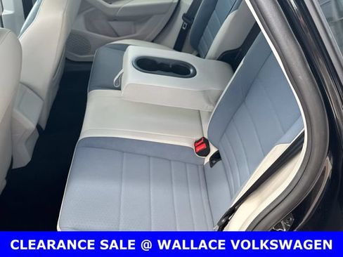 Certified 2025 Volkswagen Jetta SE w/ Sunroof Package FWD image 13