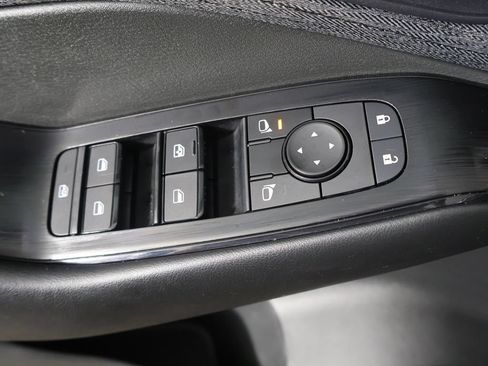 Used 2023 Nissan Rogue S AWD/4WD image 31