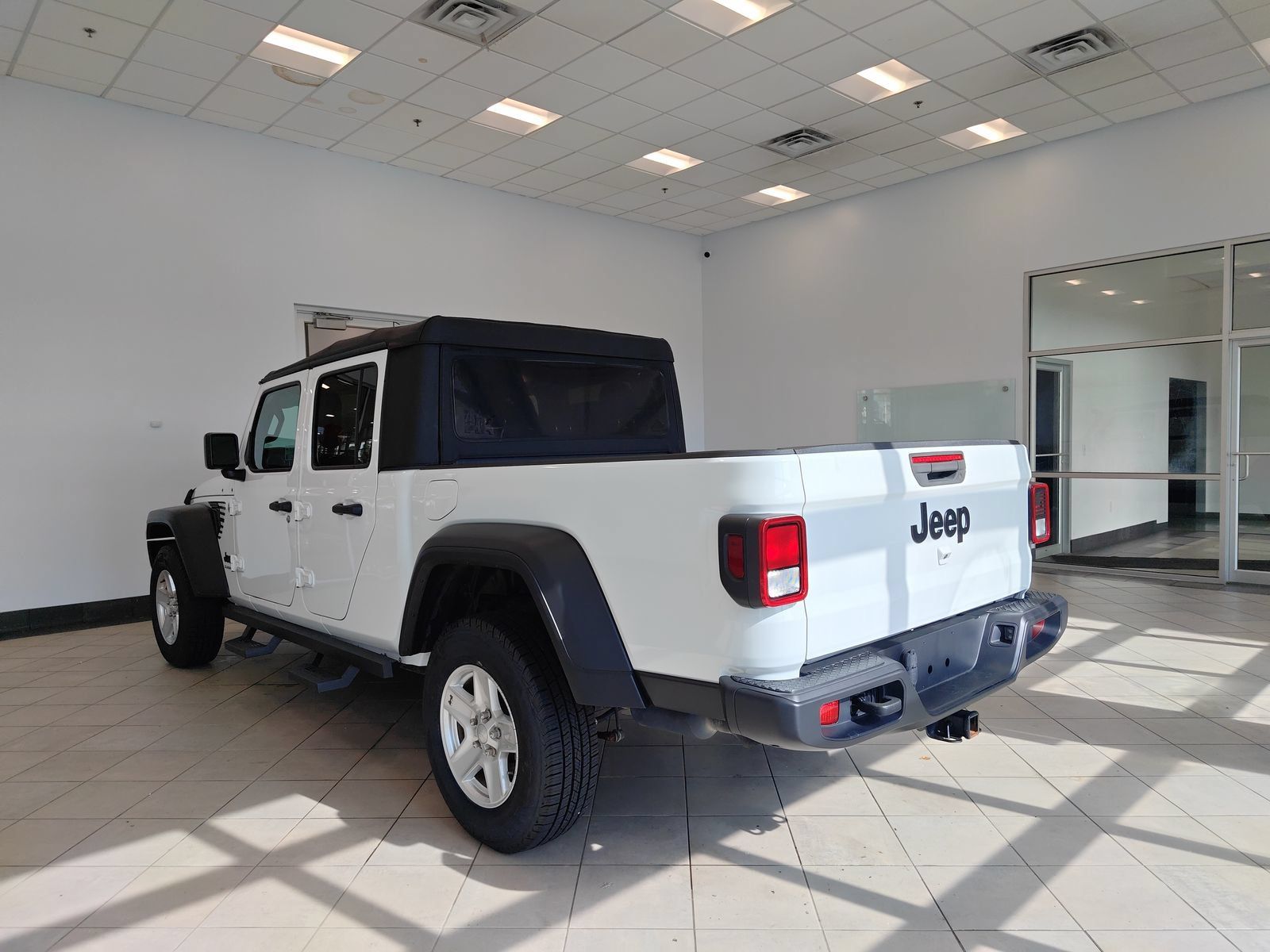Used 2020 Jeep Gladiator Sport w/ Quick Order Package 23S AWD/4WD image 5