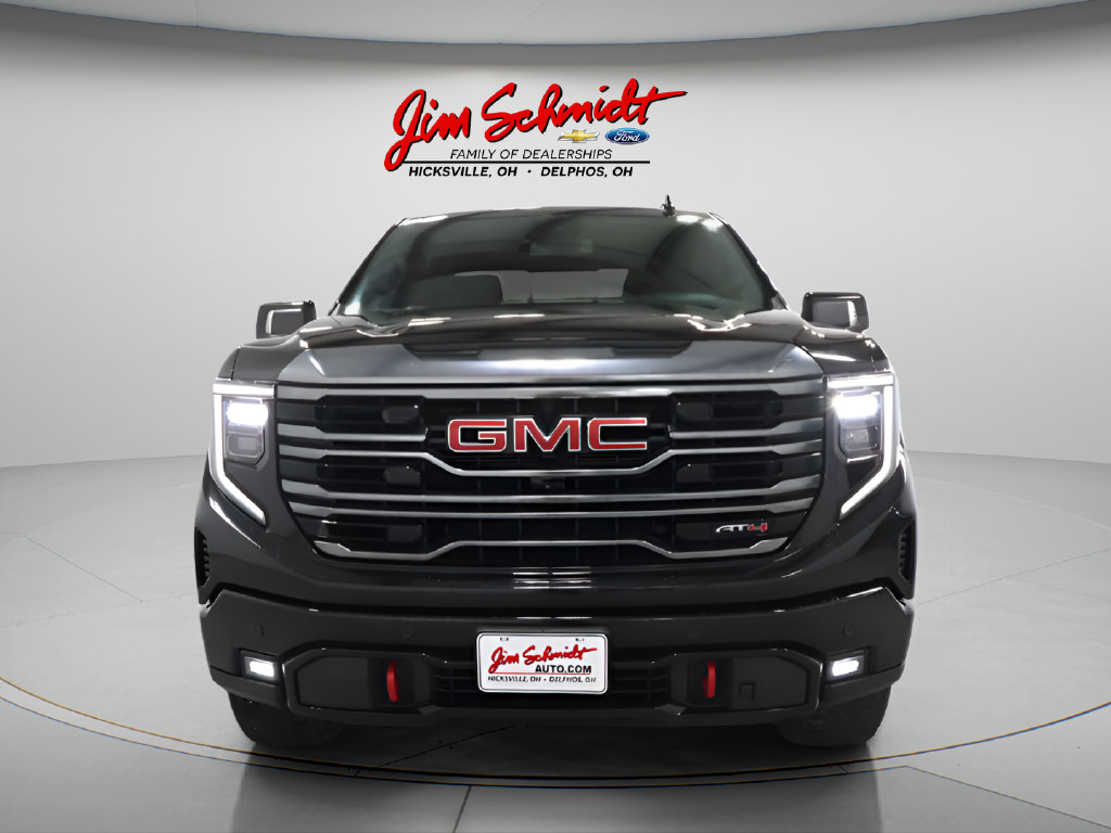 Used 2024 GMC Sierra 1500 AT4 w/ AT4 Preferred Package AWD/4WD image 2