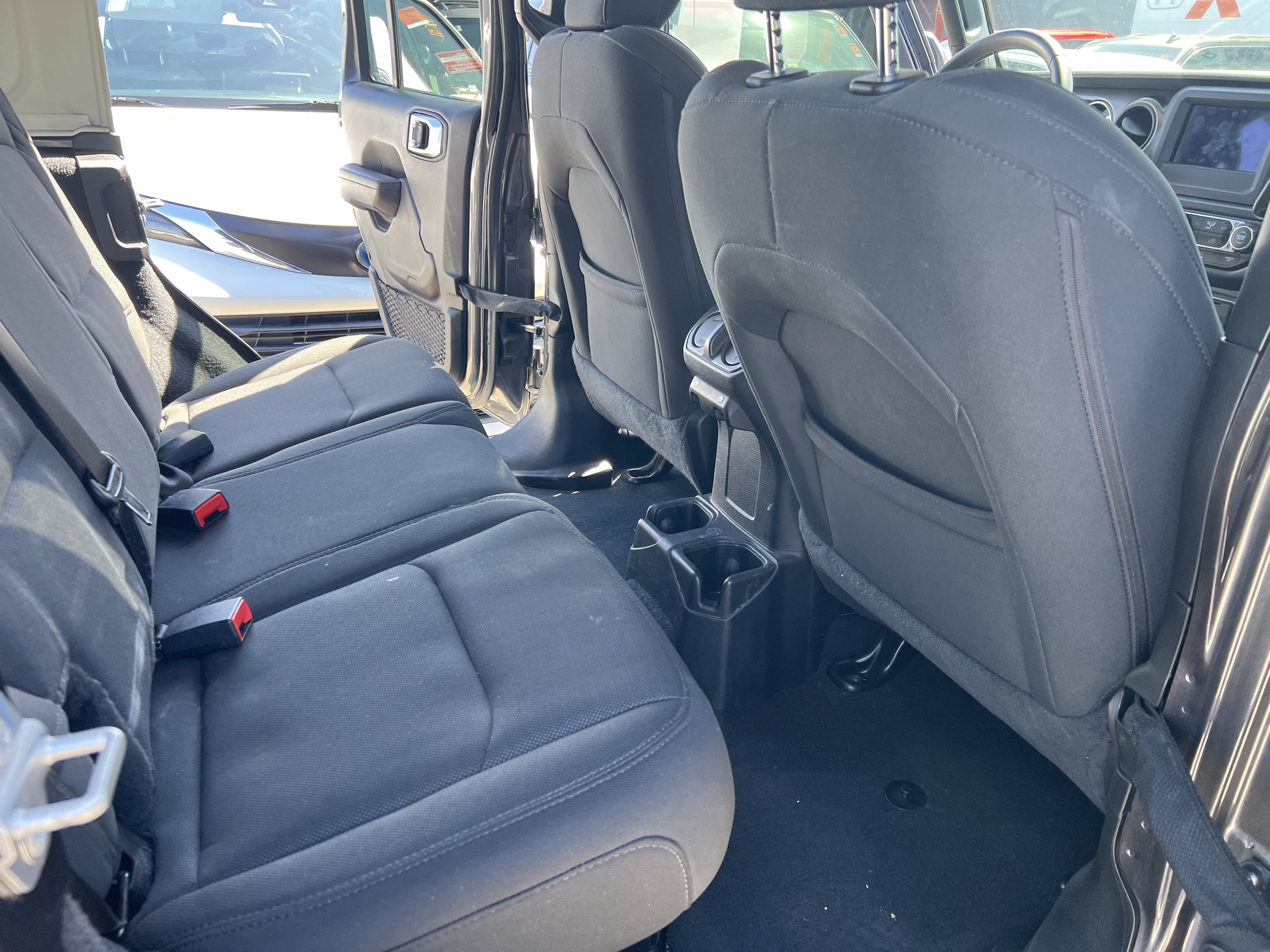 Used 2022 Jeep Wrangler Unlimited Sport AWD/4WD image 19