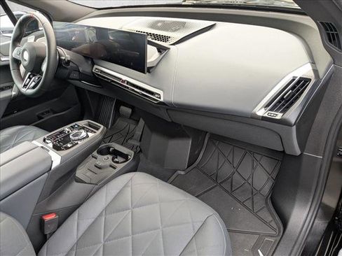 Used 2025 BMW iX M60 image 24