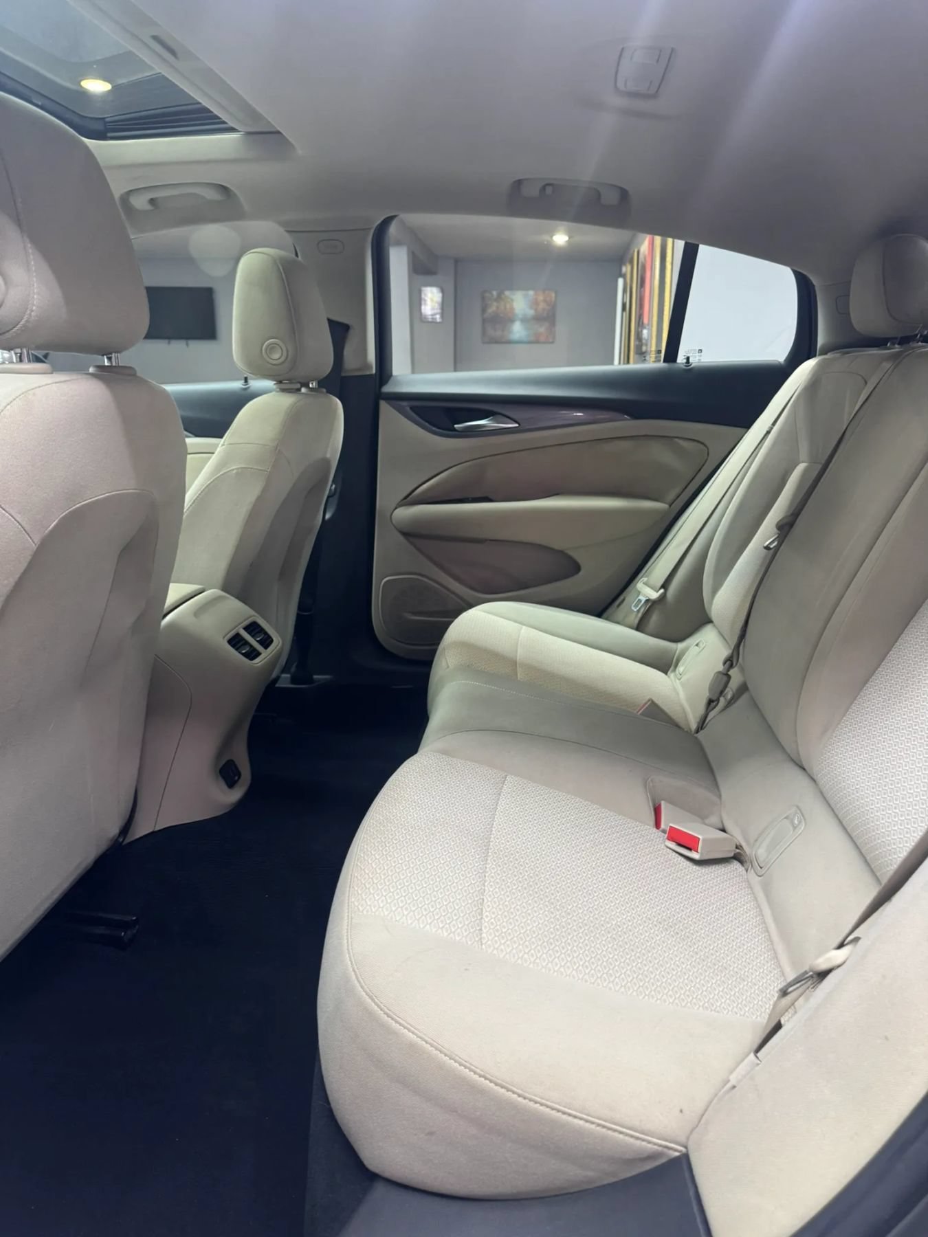 Used 2018 Buick Regal Preferred w/ Sights and Sounds Package FWD image 23