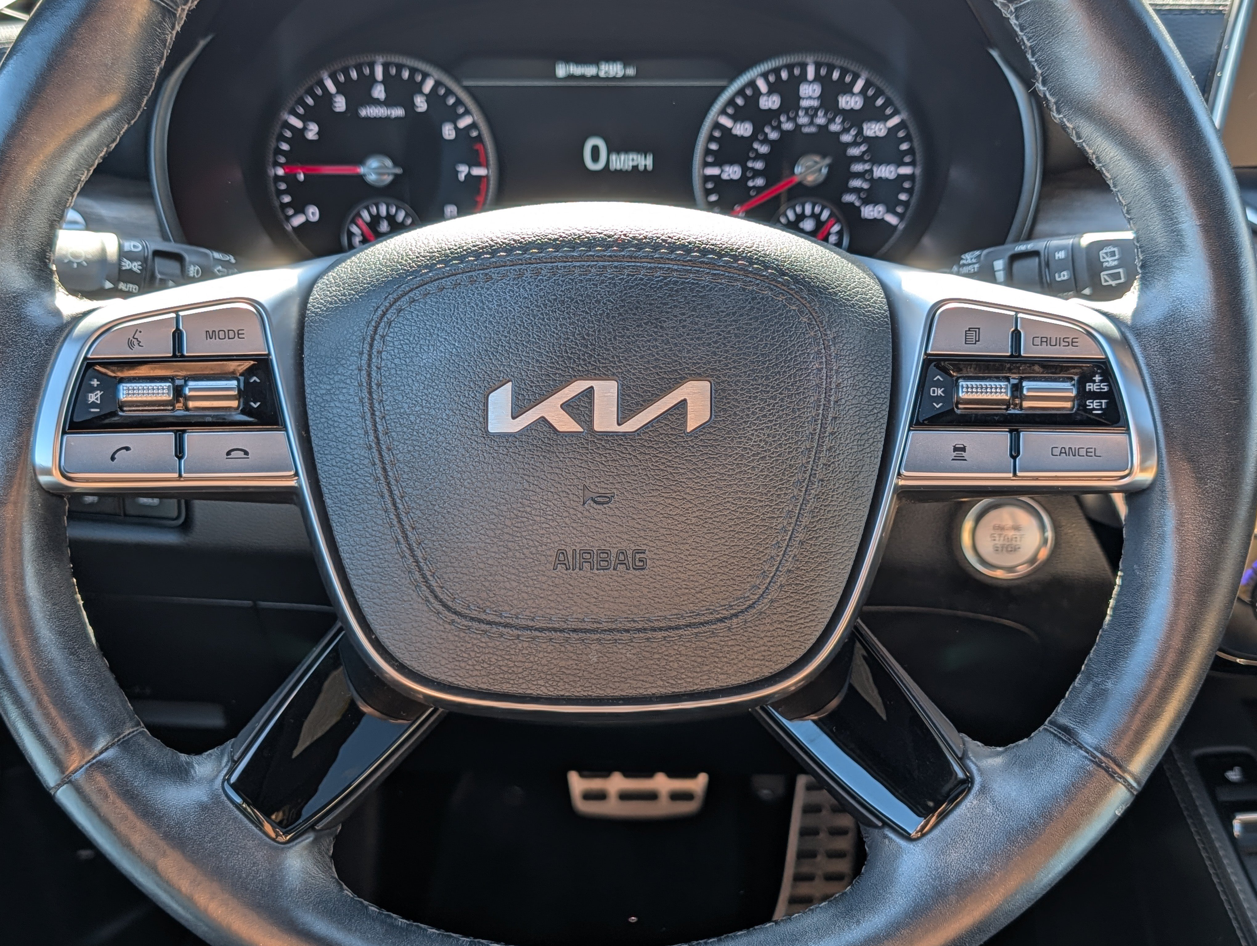 Certified 2022 Kia Telluride SX w/ Nightfall Edition Package AWD/4WD image 25