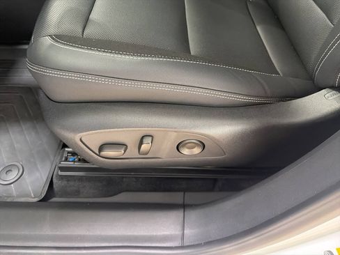 Used 2024 Chevrolet Blazer EV LT AWD/4WD image 21