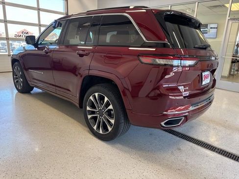 Used 2024 Jeep Grand Cherokee Overland w/ Luxury Tech Group IV AWD/4WD image 7