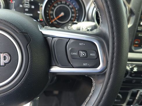 Used 2021 Jeep Wrangler Unlimited Sahara AWD/4WD image 17