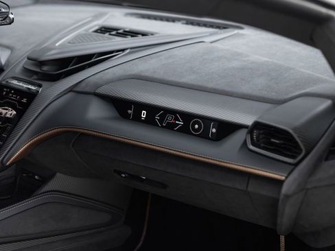 Used 2025 Lamborghini Revuelto AWD/4WD image 37