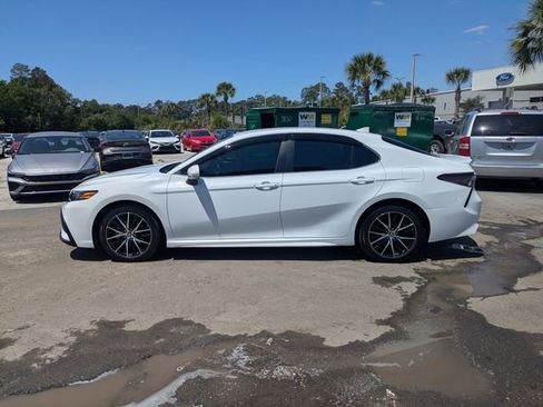 Used 2024 Toyota Camry SE image 6