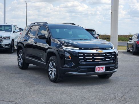 Used 2025 Chevrolet Equinox LT w/ Convenience Package II FWD image 3
