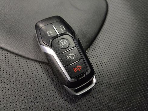 Used 2016 Ford Edge Titanium w/ Equipment Group 301A FWD image 32