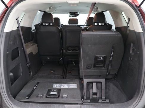 Used 2025 Kia Carnival FWD image 34