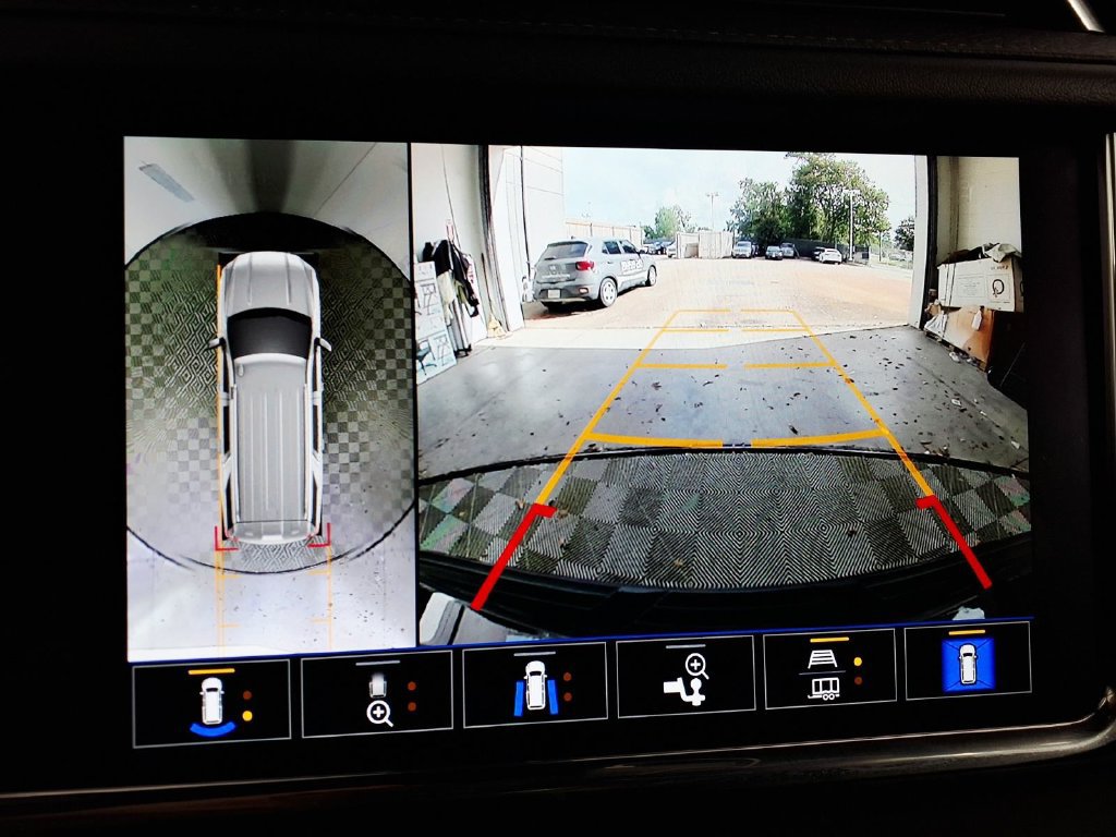 Used 2022 GMC Yukon Denali AWD/4WD image 12
