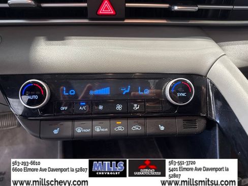Used 2022 Hyundai Elantra SEL w/ Convenience + Premium Package FWD image 16