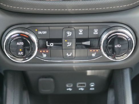 Certified 2023 Chevrolet TrailBlazer ACTIV w/ Convenience Package AWD/4WD image 19
