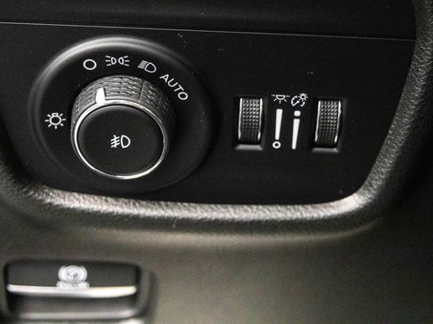 Used 2022 Jeep Grand Cherokee L Limited image 18