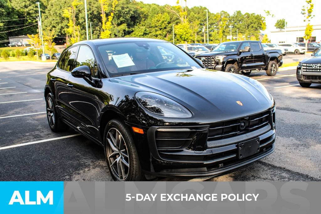 Used 2024 Porsche Macan AWD/4WD image 3