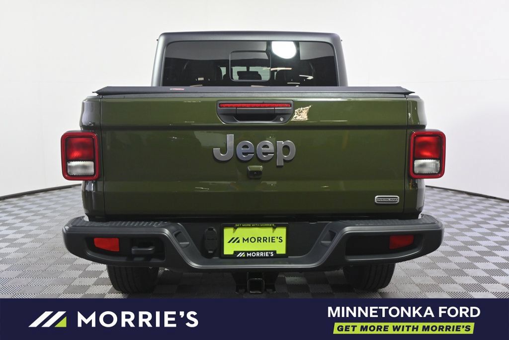 Used 2022 Jeep Gladiator Overland w/ Popular Equipment Package AWD/4WD image 5