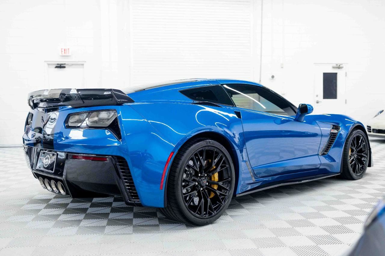 Used 2016 Chevrolet Corvette Z06 w/ 3LZ Preferred Equipment Group RWD image 12