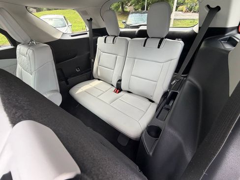 Used 2025 Ford Explorer Platinum w/ Ultimate Package AWD/4WD image 36