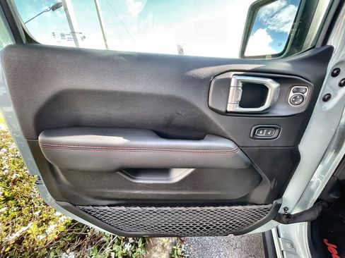 Used 2023 Jeep Wrangler Unlimited Rubicon w/ Cold Weather Group image 22