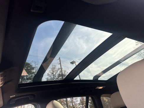 Used 2018 BMW X1 xDrive28i image 3