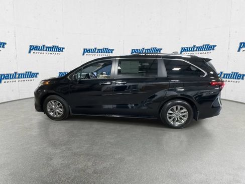 Used 2022 Toyota Sienna XLE FWD image 7