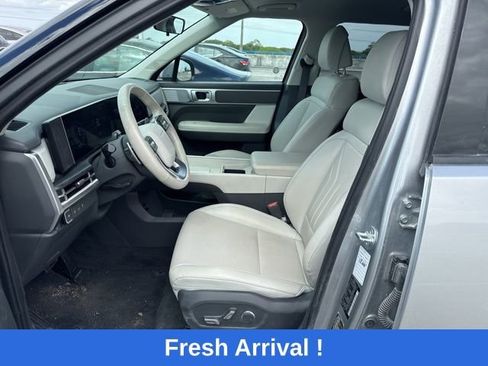 Used 2025 Hyundai Santa Fe SEL image 2
