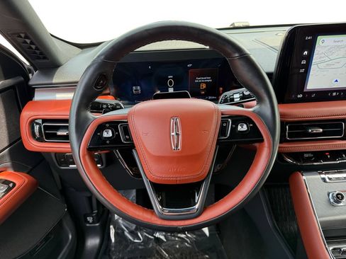 Used 2025 Lincoln Aviator Reserve AWD/4WD image 12