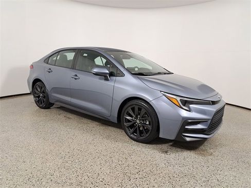 Used 2023 Toyota Corolla SE image 4