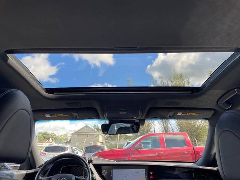 Used 2018 Lexus LS 500h AWD image 18