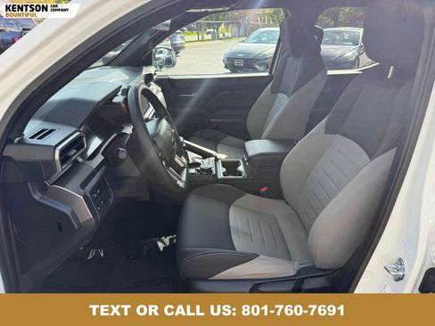 Used 2025 Toyota Tacoma TRD Off-Road image 29