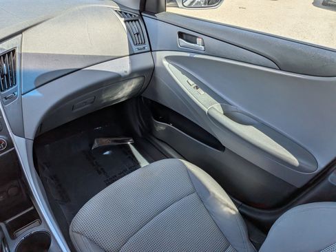 Used 2011 Hyundai Sonata GLS FWD image 17