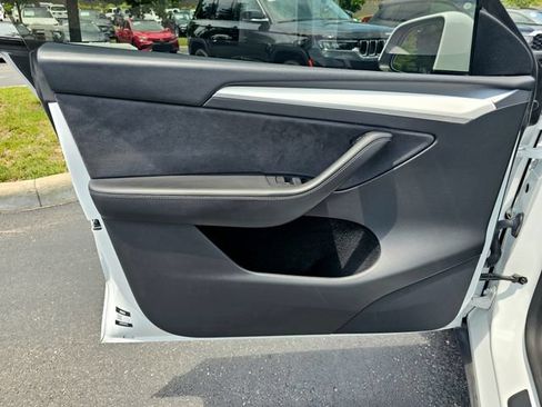Used 2022 Tesla Model Y Performance AWD/4WD image 21