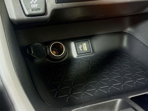 Used 2025 Toyota RAV4 LE FWD image 17