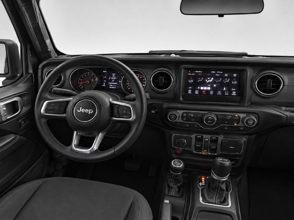 Used 2020 Jeep Wrangler Unlimited Sahara w/ Cold Weather Group AWD/4WD image 35