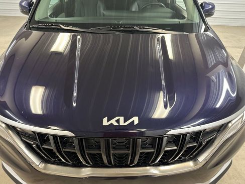 Used 2024 Kia Carnival LX image 36