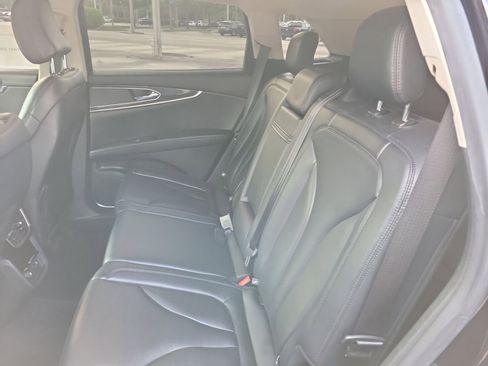 Certified 2022 Lincoln Nautilus FWD w/ Premium Package image 13