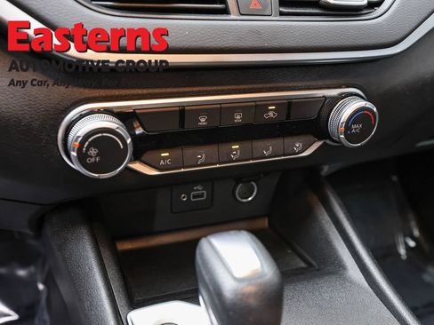 Used 2023 Nissan Altima 2.5 S FWD image 19