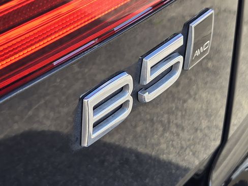 Used 2023 Volvo XC90 B6 Plus w/ Protection Package Premier image 19