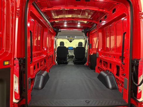 New 2026 Ford Transit 250 148 Medium Roof RWD image 25