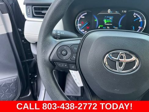 Used 2025 Toyota RAV4 XLE AWD/4WD image 20