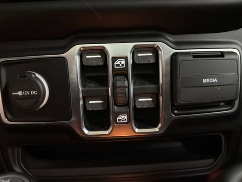 Used 2020 Jeep Wrangler Unlimited Sport S image 23