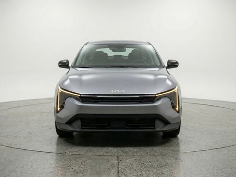 Used 2025 Kia K4 LXS image 2