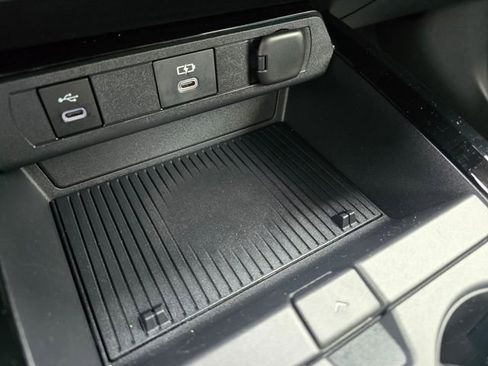 Used 2023 Toyota Prius XLE image 45