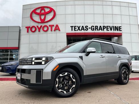 Used 2025 Hyundai Santa Fe SEL image 2