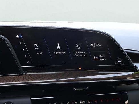 Used 2024 Cadillac Escalade Sport Platinum w/ Heavy-Duty Trailer Package image 26