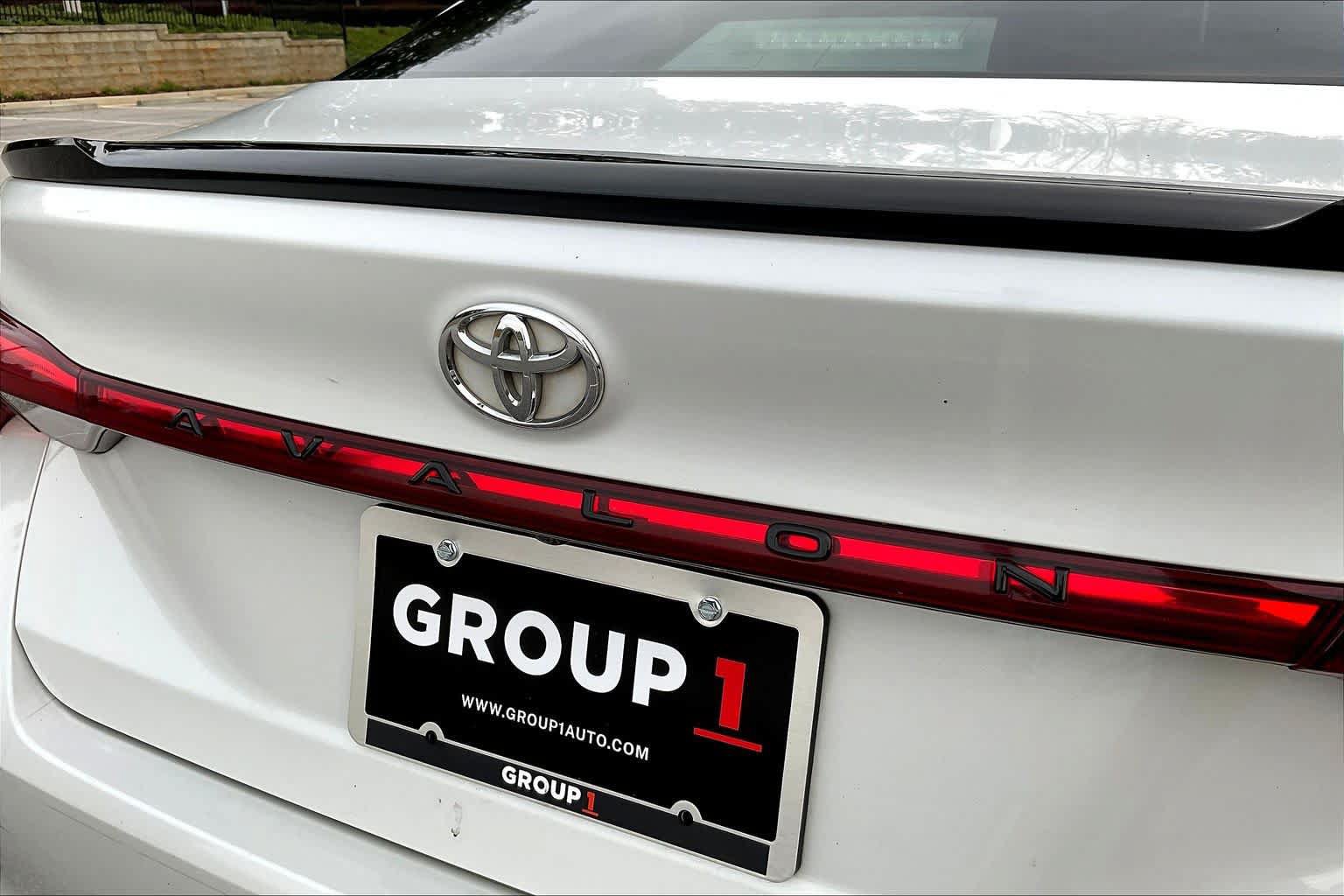 Used 2019 Toyota Avalon Touring FWD image 31